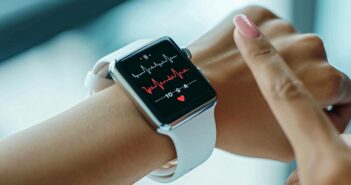 Körperliche Arbeit und Gesundheit: Warum Heart Rate Monitor hilft (Foto: AdobeStock - 829556865 abvbakarrr)